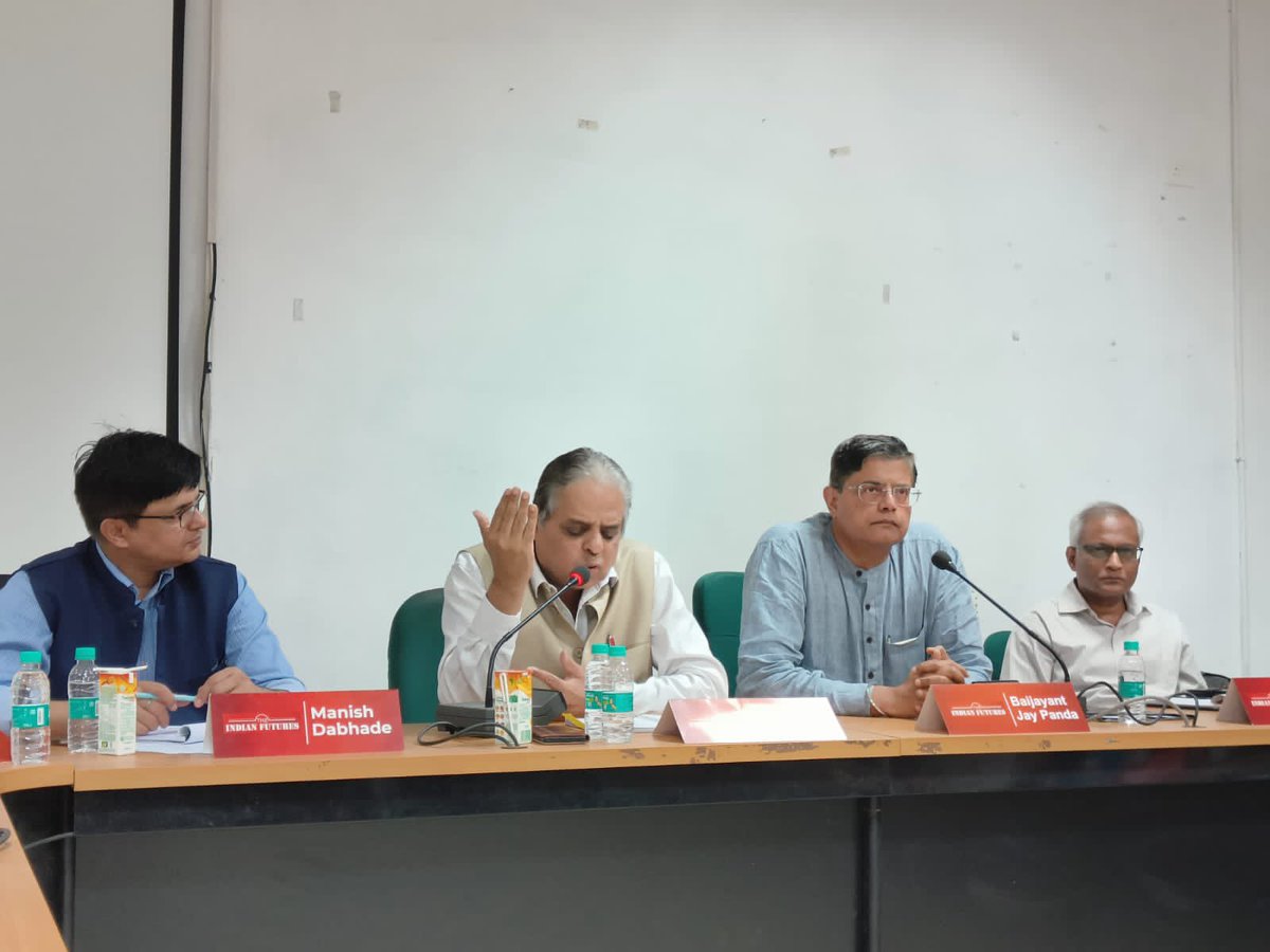IndianFutures's tweet photo. @Gen_RajShukla, Member, UPSC delivered Special Address at our Symposium on ‘Pokhran II, Power &amp; Purpose: 25 Years Later’ yesterday in JNU to a full house ! @PandaJay, @tca_raghavan, @amitabhmattoo, @Sri_Kondapalli, #RajeshSinha, @iManishDabhade &amp; @manpreetsethi01 joined too https://t.co/vAiBNirvH1
