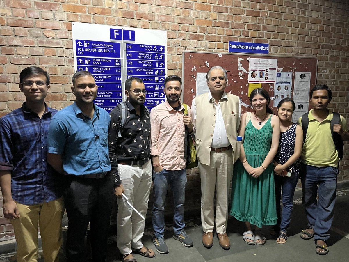 IndianFutures's tweet photo. @Gen_RajShukla, Member, UPSC delivered Special Address at our Symposium on ‘Pokhran II, Power &amp; Purpose: 25 Years Later’ yesterday in JNU to a full house ! @PandaJay, @tca_raghavan, @amitabhmattoo, @Sri_Kondapalli, #RajeshSinha, @iManishDabhade &amp; @manpreetsethi01 joined too https://t.co/vAiBNirvH1