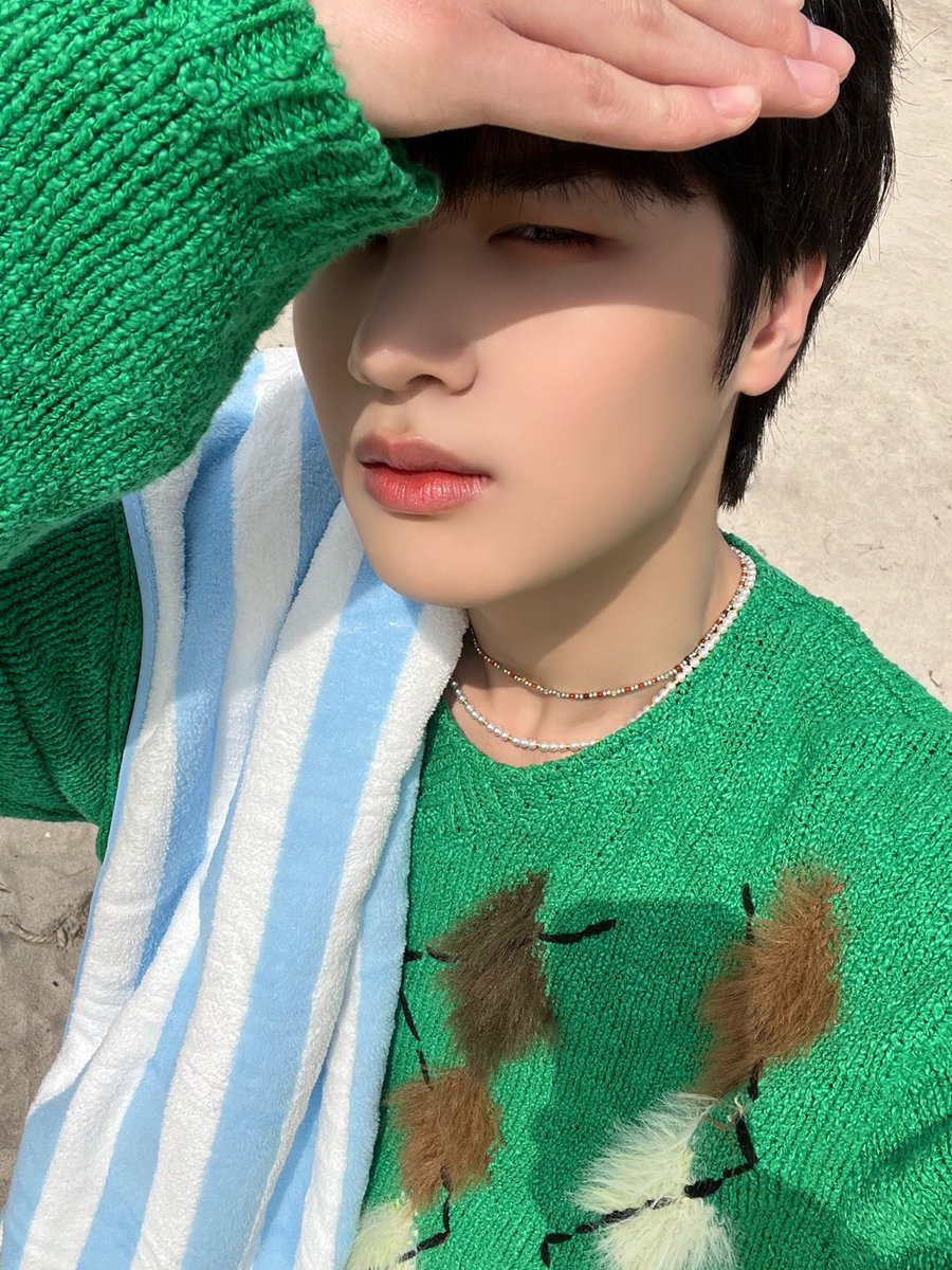 Wowfakta_LUN8's tweet photo. [TRANS INA]

[#JiEunHo] Foto ini diambil pada hari pemotretan identitas!
Sulit untuk membuka mataku karena tidak ada bayangan...
Tapi aku bekerja keras mengambilnya! 
Semoga malam kalian menyenang!! 

#루네이트 #LUN8 #silau https://t.co/zAQFwulRRg