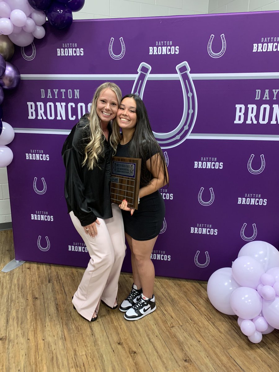 RecruitingRamos's tweet photo. 2023 MVP Offensive Player of the Year! Beyond grateful for this award and my coaches for believing in me. But I am not done yet, we got more ball to play this week! 💜🥎💪🏼#Back2BackOffensivePlayerOfTheYear https://t.co/H7ZoA4Lqir