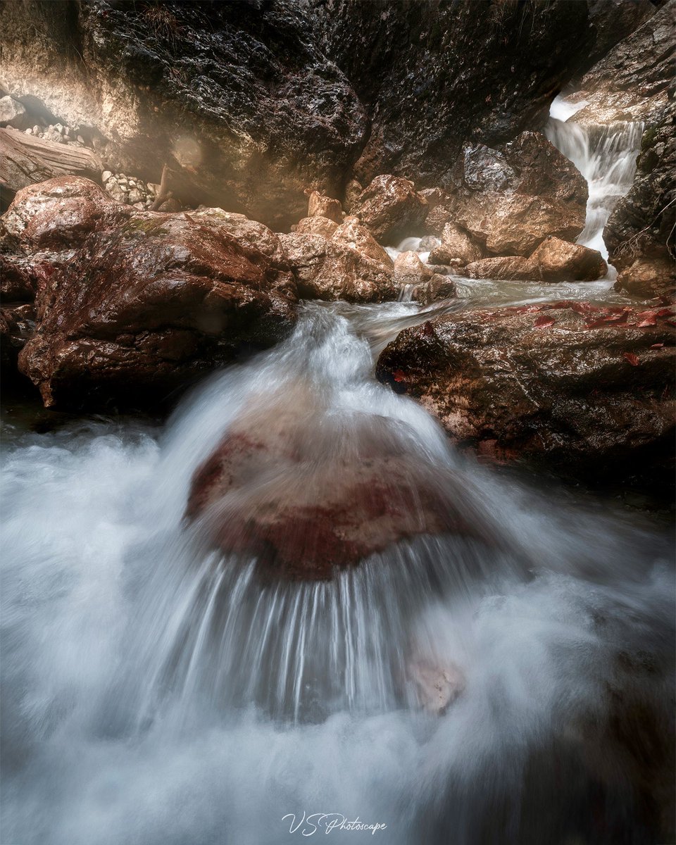 GM friends! This is a less known spot in the Dolomites between forests and peaks, but full of water like I love!
Are you a water-fan too?

#dolomites
#dolomiti
#fineart 
#fineartphotography