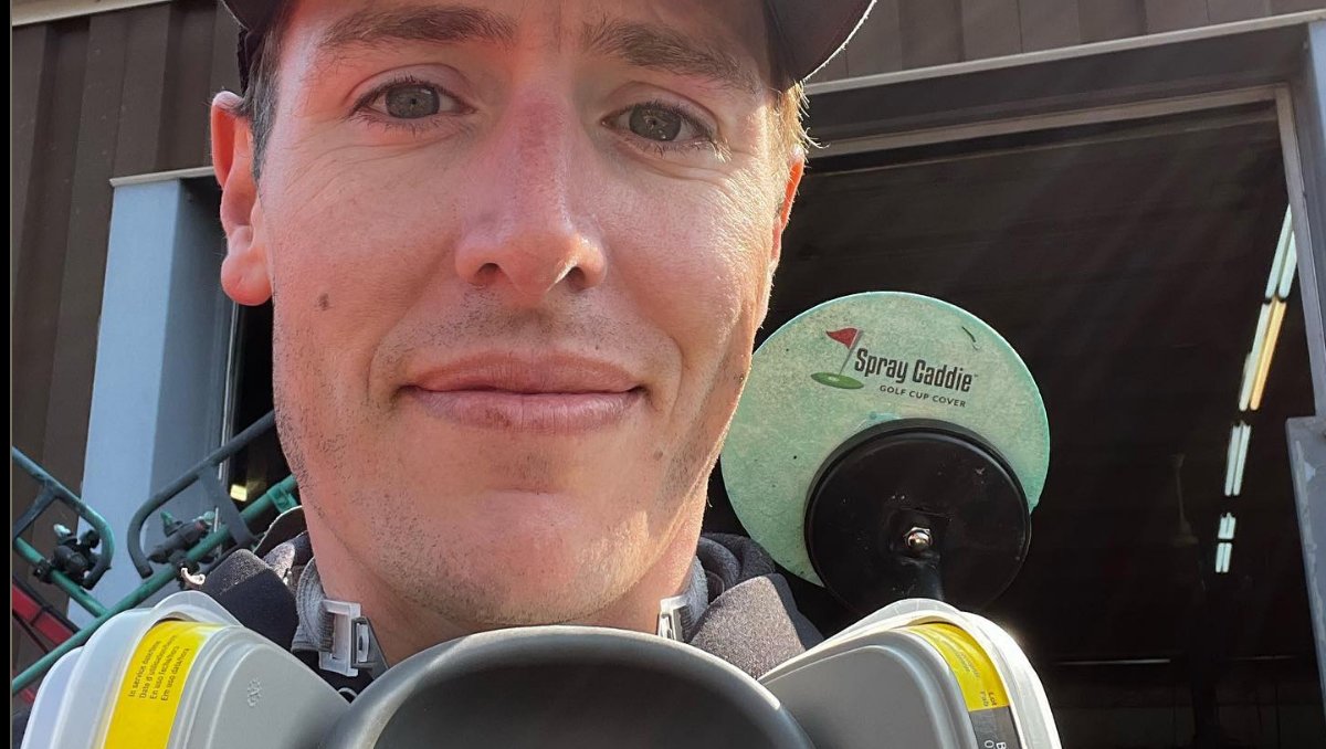 SprayCaddie's tweet image. Why add Spray Caddie Golf Cup Covers to your greens spraying regimen? Just ask a fellow superintendent like Adam Courchaine, an assistant in Canada &amp;amp; co-host of the @turftoday podcast! 

Order yours today SprayCaddie.com

#turftwitter#spraycaddie #spraytech #turflife