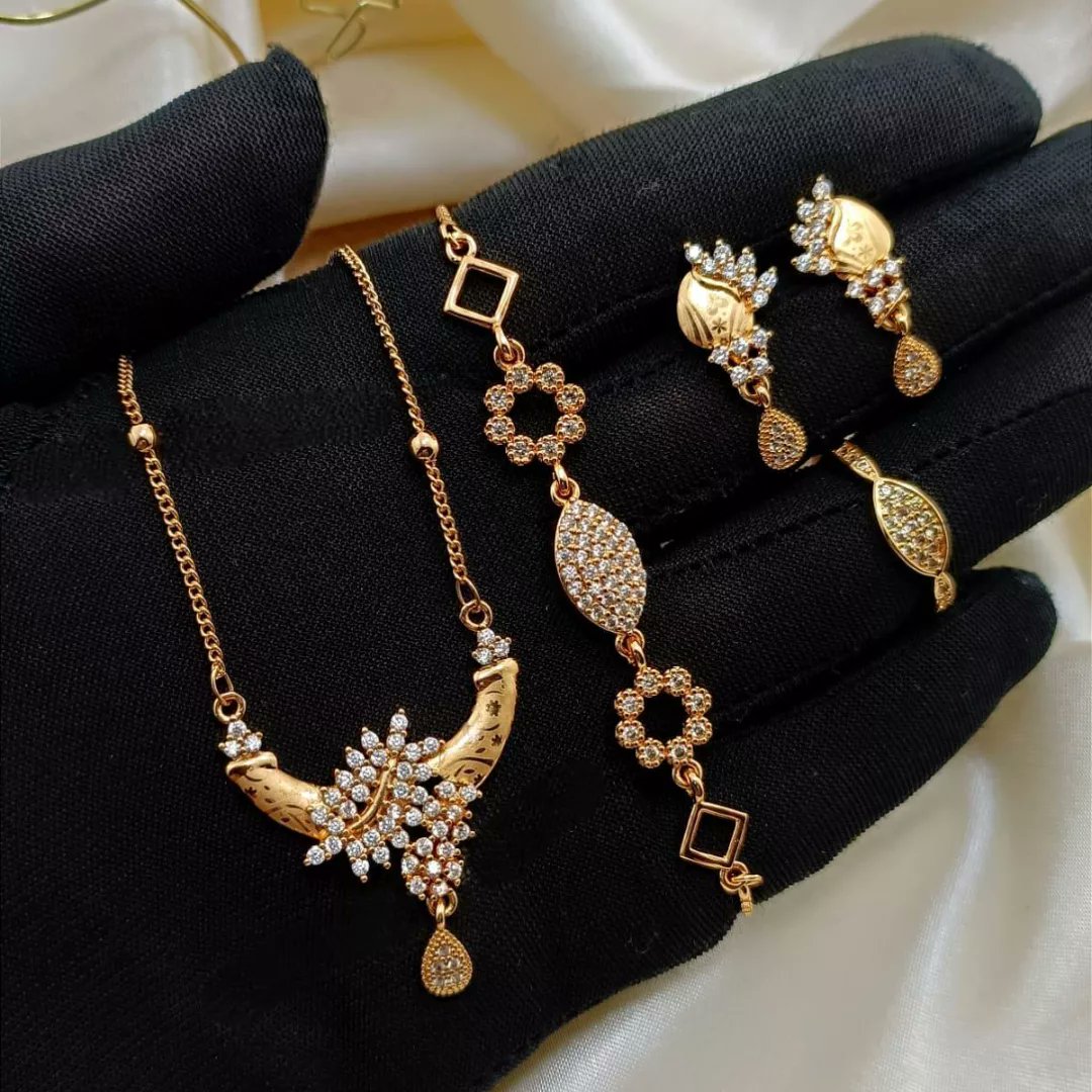 ezytobuy's tweet photo. Zircon Combo 4 Piece Set

Order Here 👇 https://t.co/FXdTzBfwAQ

#set #earringset #necklace #zarconset https://t.co/sZxkj5BTnH