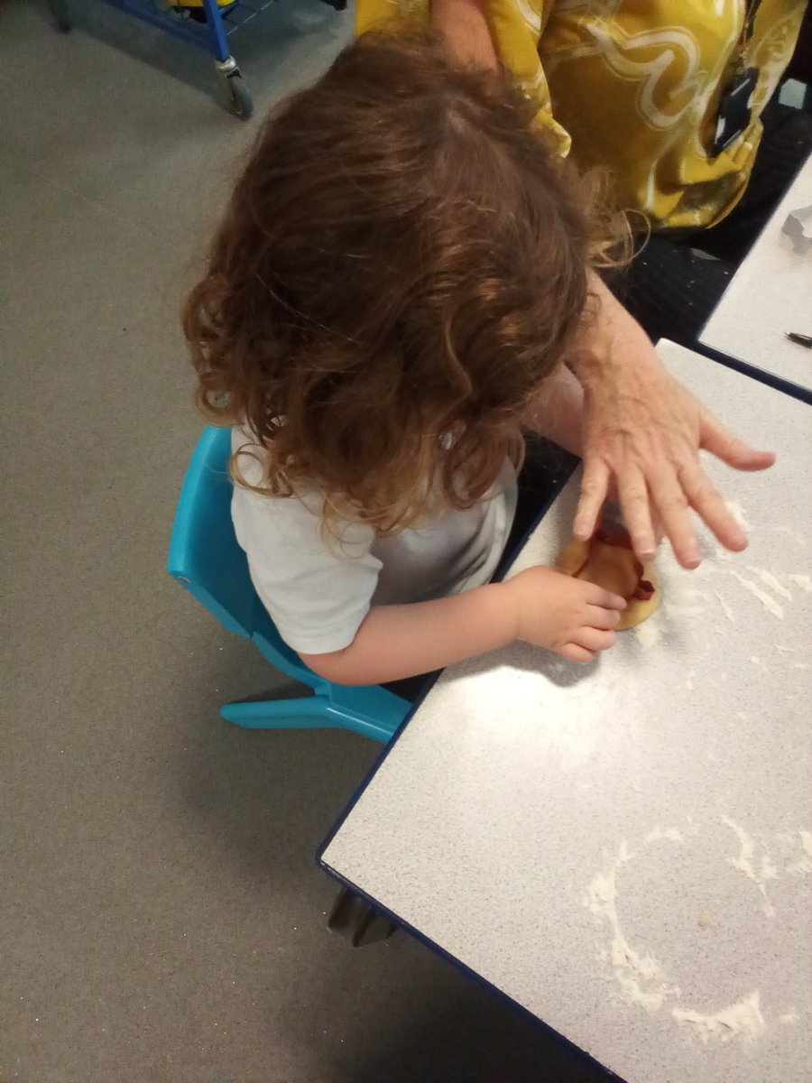 gcpfs1's tweet image. Today we have made crown biscuits to celebrate the Coronation. We  and patted the dough then pressed the cutter to get the shape. @PrimaryGreat    #gcpcooking #gcpphysicaldevelopment