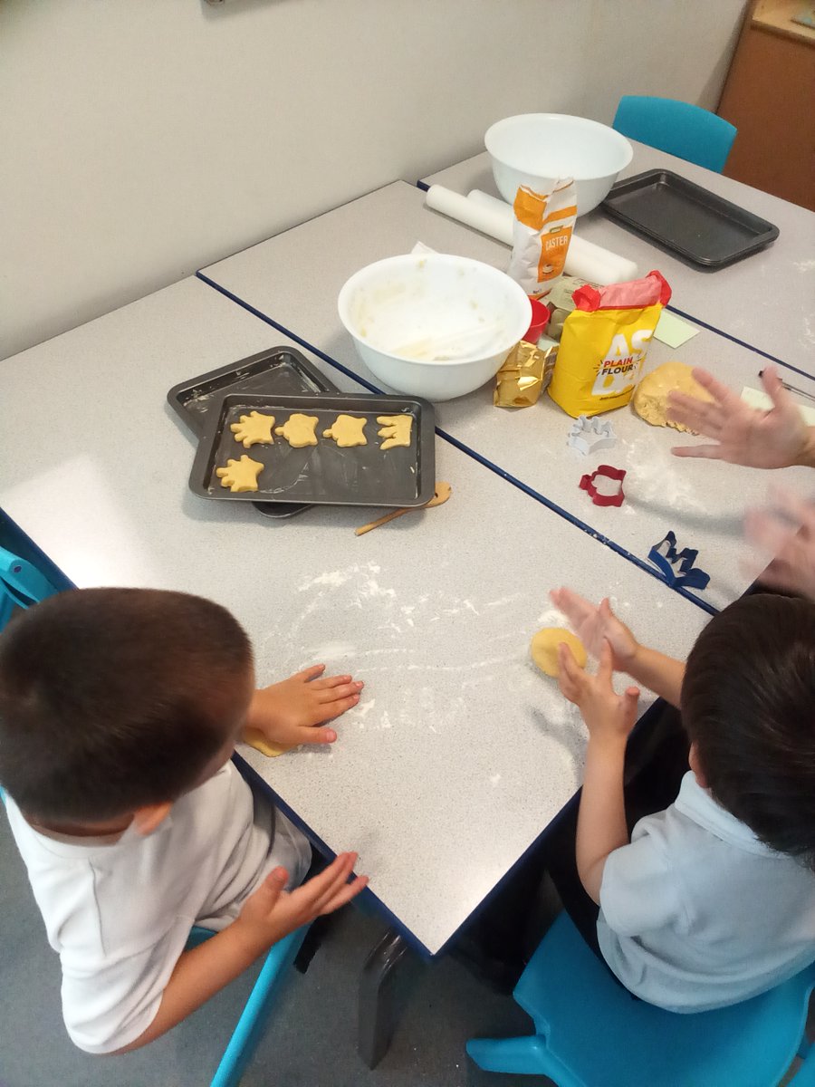 gcpfs1's tweet image. Today we have made crown biscuits to celebrate the Coronation. We  and patted the dough then pressed the cutter to get the shape. @PrimaryGreat    #gcpcooking #gcpphysicaldevelopment