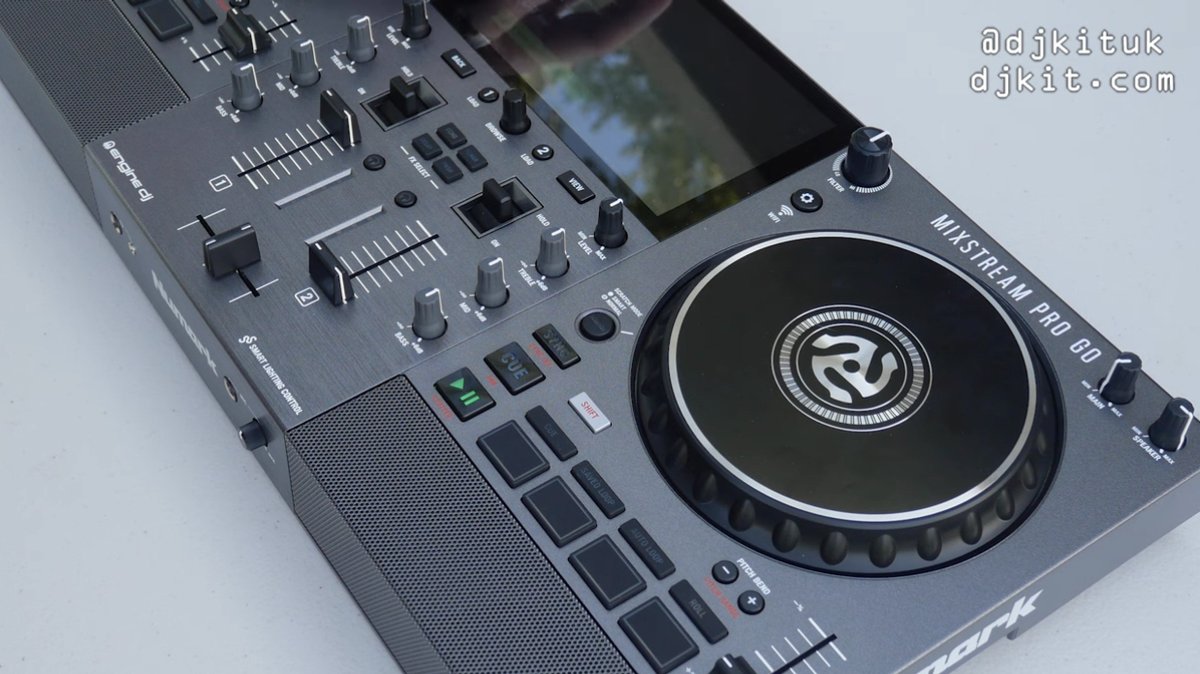 ZentralMedia_PT's tweet photo. A #Numark adiciona mais um elemento á sua gama de #StandAlone. Misturando as valências do #MixstreamProPlus e o #DenonDJ #PrimeGo resulta o novo #MixstreamProGO que adiciona a bateria até 4h de uso

https://t.co/2tRVQ46zPP https://t.co/iQjG3xrqlu