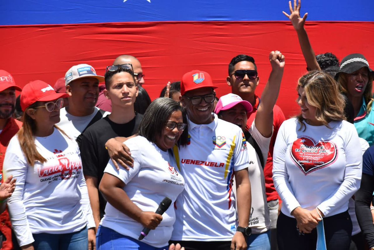 Galindez_vzla's tweet photo. 418.657 mirandinos y mirandinas votaron en la Consulta Popular 2023 // + 🗳 Votos  + 🗣Participación+ ✊🏽Poder Popular.

Felicitaciones a todo el liderazgo de las comunas, consejos comunales, movimientos sociales, GPP y el @PartidoPSUV.

 #MaduroMásPueblo

@NicolasMaduro https://t.co/P98EoHHV2Q