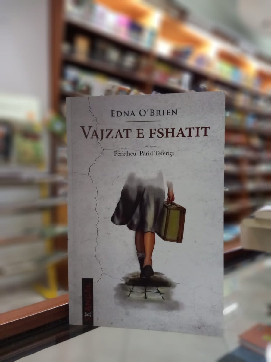 LibrariALBANIA's tweet image. Vajzat e fshatit. 1000 lekë. 218 faqe. #brien #shqip #letersi @mikulibrit