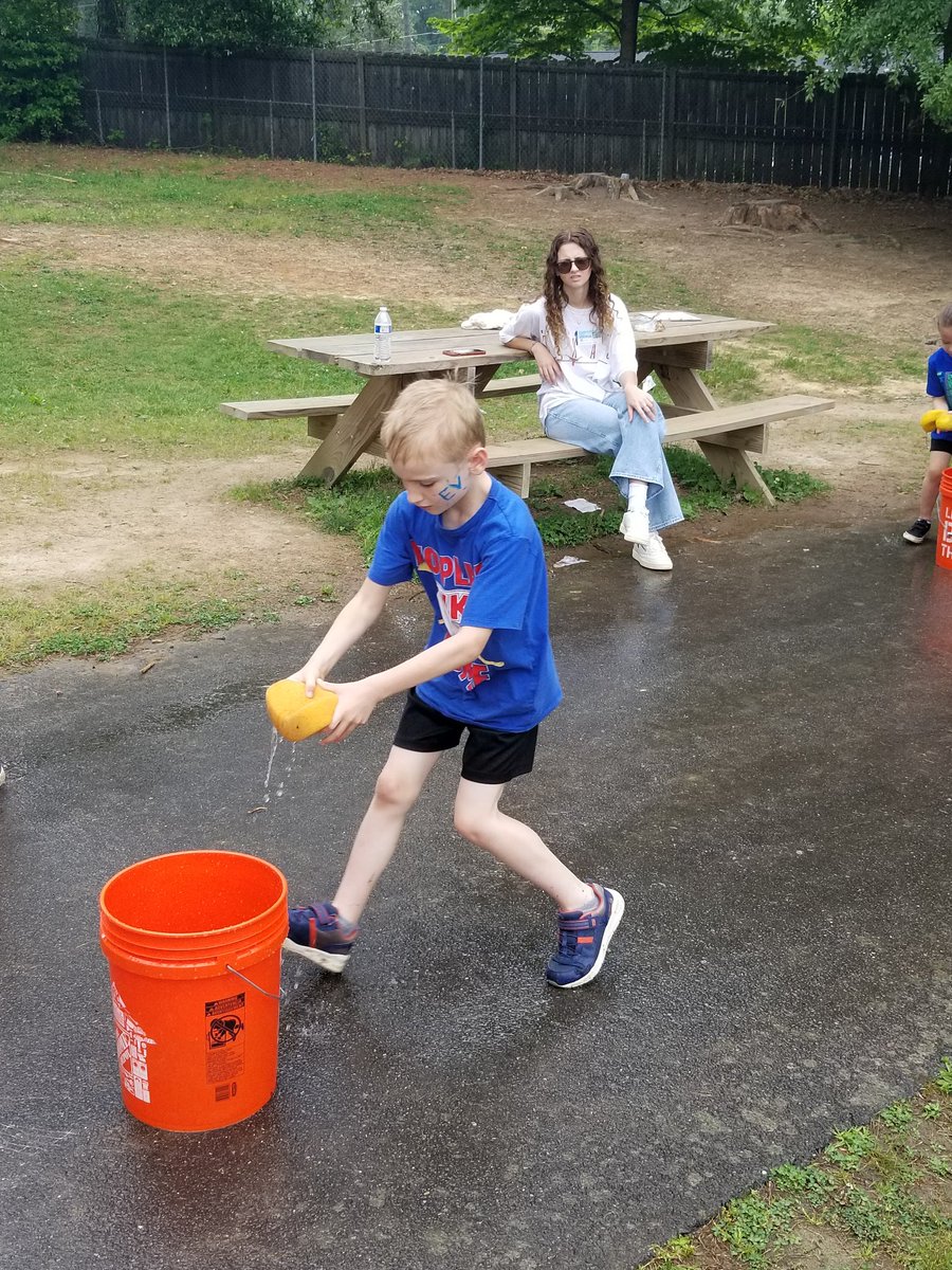 healytechnology's tweet photo. #EastvalleyEagle Field Day Fun https://t.co/9s2ms0SdPm