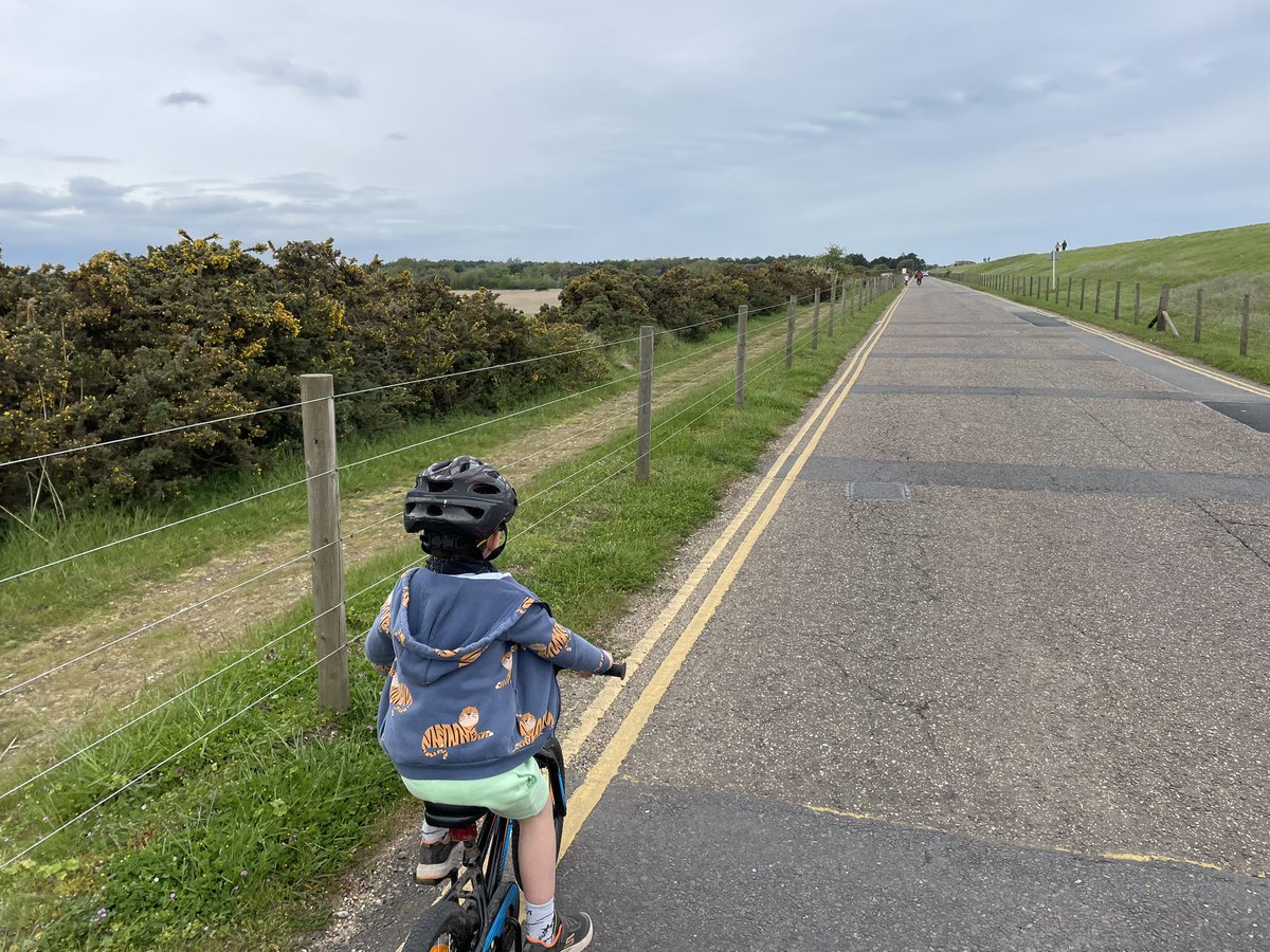 Hey <a href="/HolkhamEstate/">Holkham</a> ….any chance you could turn the old railway line into a cycle path? It would allow families safe passage from Lady Anne’s drive all the way to the quayside 🙏