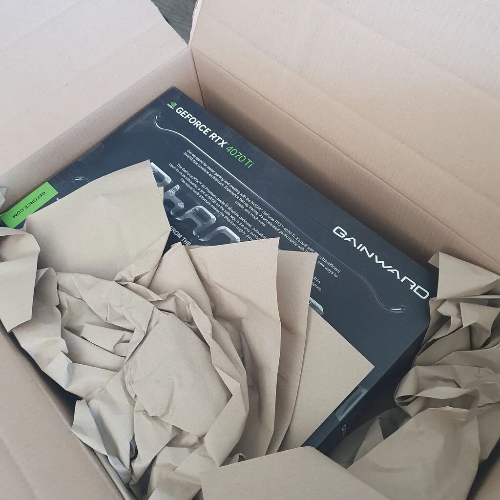 XLegunaX's tweet photo. Der #stream wird sich voraussichtlich etwas verzögern.
Mein #austausch ist angekommen.
#muss
#erst
#einbauen 🤣
Aber dann geht's los mit dem #zomdie vielleicht ja sogar mit @dermoppy86 😉
#smallstreamer #twitch #gaming #entspannt #SmallStreamersConne… https://t.co/DJviCP9W0f https://t.co/7tq1lZeIXu