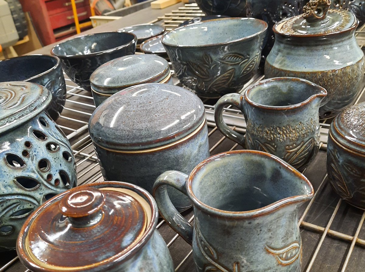 debkhug's tweet photo. Unloaded the latest kiln firing late last night... looking not too bad - I see alot of sanding in my immediate future 😍 gottahavesmoothbabybumbottoms https://t.co/awZ7mmYvCr