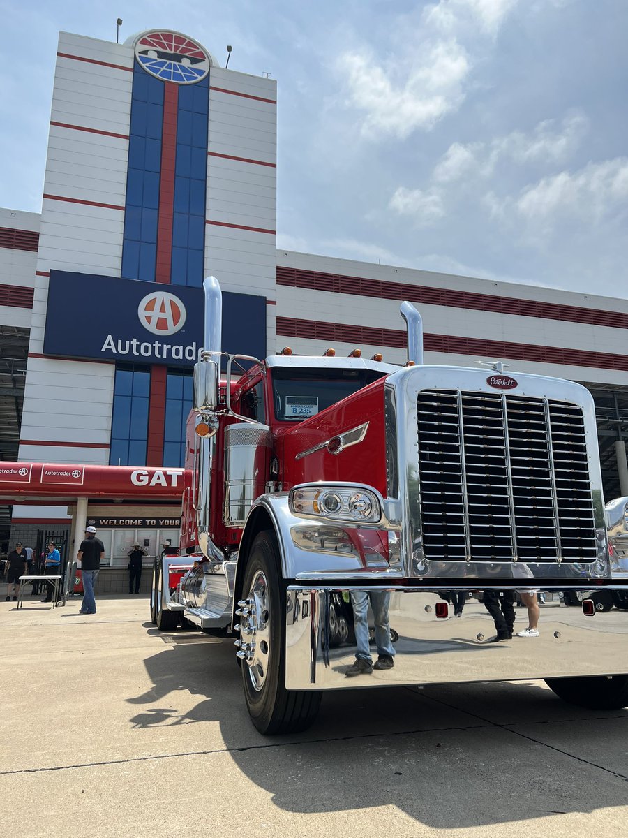 TXMotorSpeedway's tweet photo. Texas-Sized Truckin’😤
Come on out today for the @PeterbiltMotors LEGENDARY reveal!
#LegendaryPeterbilt #PeterbiltPride https://t.co/ZYg62HmBeU
