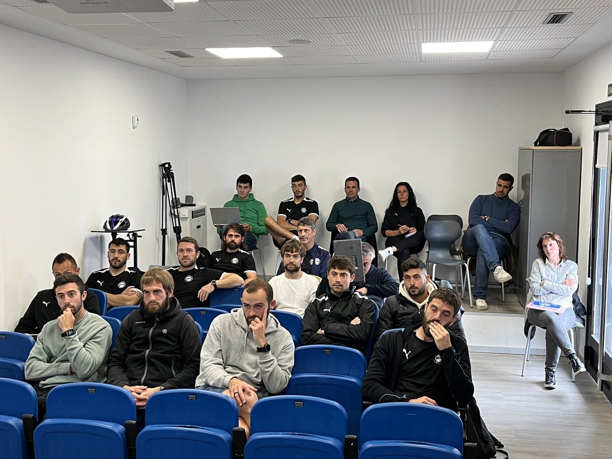 Deportivo Alavés tweet media