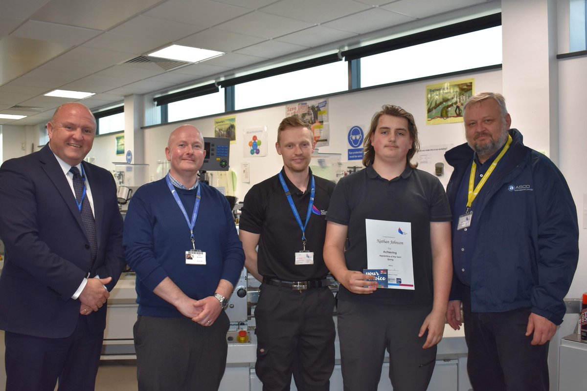 WLancsCollege's tweet photo. Well done to Nathan for achieving Apprentice of the Spring Term! 👏

Nathan has been enjoying his apprenticeship with @AscoSurfaceTech and the team have seen fantastic progress in him! 😃

Is an Apprenticeship for you? 
https://t.co/5jBvcNnGOh https://t.co/lriO5aMYJS
