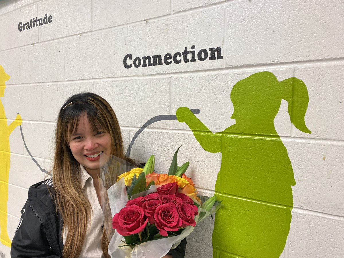 Congratulations, Ms. Hipol, for being selected as the 2023 Cox Education Hero! Ms. Hipol was recognized for her exceptional ability to connect with students and their families and building a strong home-school connection! @FCPSR5 @MsAn_FCPS @MissWilsonFCPS @MrsBowman_FCPS