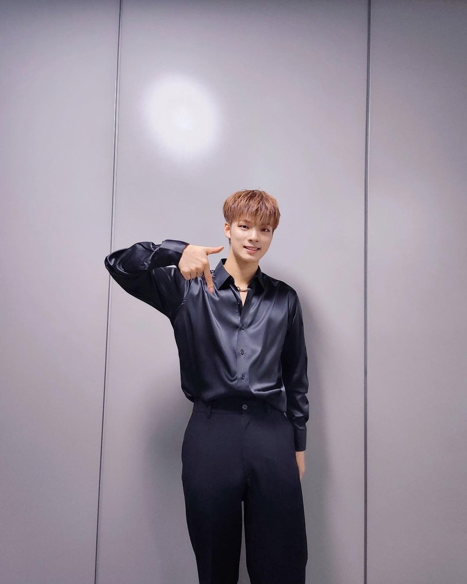ghost9_ph's tweet photo. [230509 official.ghost9 IG]

💜🐭💜

#JunseongStyle #준성이의스타일기 
#CHOIJUNSUNG #최준성
#GHOST9 #고스트나인 https://t.co/D9VqymUYPG