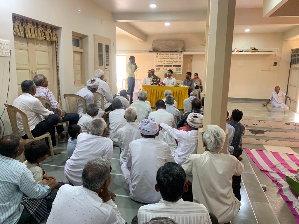 DDOBOTAD's tweet photo. માનનીય પ્રધાનમંત્રીશ્રી@narendramodi સાહેબના આહવાન અને આઝાદી કા અમૃત મહોત્સવ અંતર્ગત ગઢડા તાલુકાના રળીયાણા ગામે આજ રોજ પ્રાકૃતિક ખેતી તરફ પ્રોત્સાહિત કરવા ATMA અને બાગાયત વિભાગ દ્વારા કૅમ્પનું આયોજન કરવામાં આવ્યું.@CMOGuj @iArvindRaiyani @RaghavjiPatel  @GujAgriDept @ATMAGUJARAT https://t.co/umBxntSdHJ