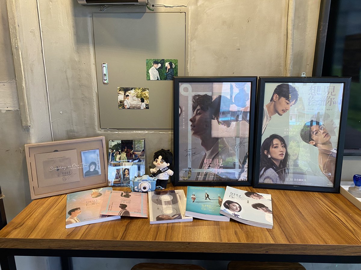 at_32record's tweet photo. 성황리에 펑난소대 내한 100일 기념 카페를 끝마쳤습니다 다녀가신 모든 분들에게 즐거운 추억이 되시길 바랍니다 ✨
그리고 카페에 도움주신 Icelandiclover님과 여러 굿즈 나눔해주신 춘욜로님께도 감사의 말씀 전합니다

#사랑하고_헤어져도_만남이_헛되지_않게 https://t.co/J1oKmuDb8d