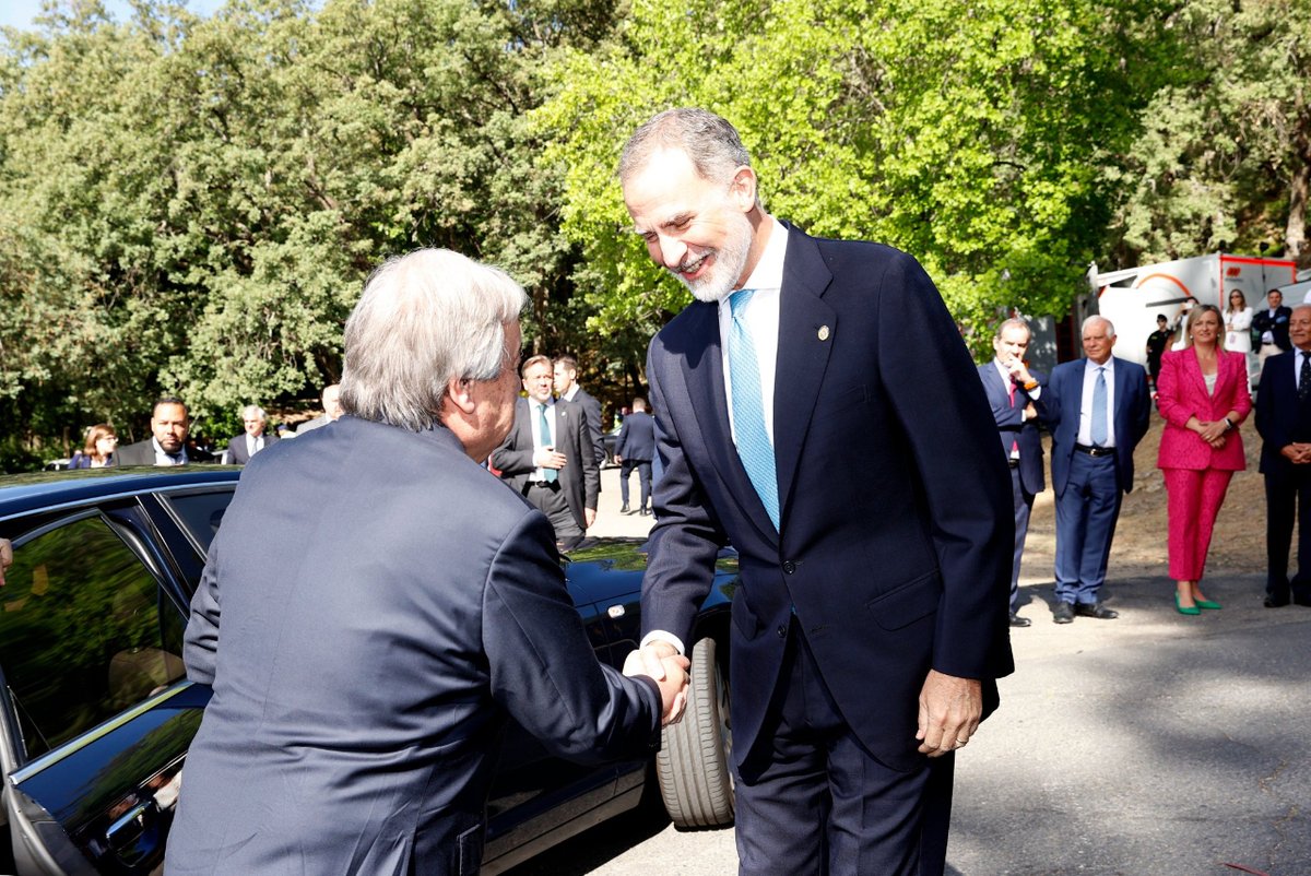 El Rey recibió en el Monasterio de Yuste al presidente portugués, Marcelo Rebelo de Sousa, y al secretario general de Naciones Unidas, António Guterres, con motivo del acto de entrega del XVI #PremioEuropeoCarlosV.