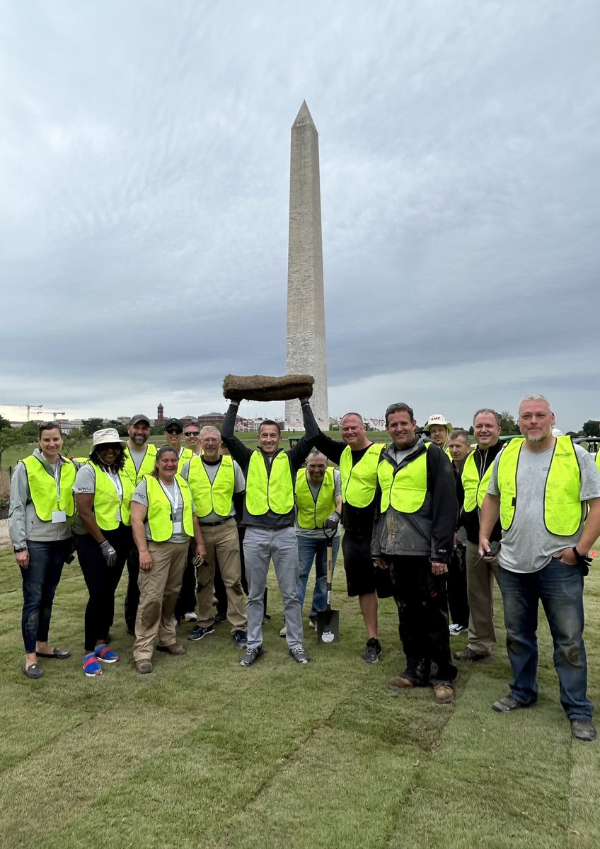 What a fun time! Felt good to be outside, working with 220 friends at the 4th annual #NationalGolfDay service project at the @NationalMallNPS. From laying sod to pruning trees to seeding to planting plants to mowing — it was a great and productive day of giving back.