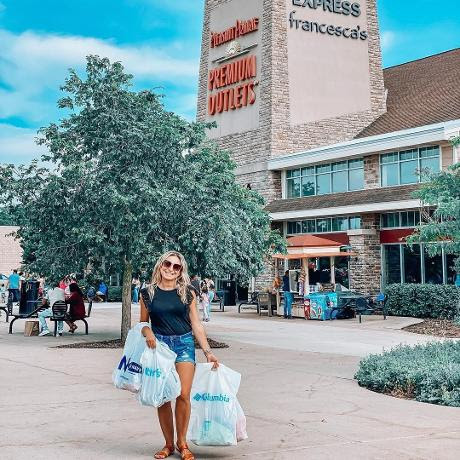 VisitPlPrairie's tweet photo. Looking for the ultimate Mother's Day surprise? Treat mom to the ultimate day of pampering, shopping, and luxury in Pleasant Prairie! 

Make this Mother's Day one to remember - plan your staycation now at https://t.co/GueoFOsQVi and show mom just how much she means to you! https://t.co/qLpKv6qsmc