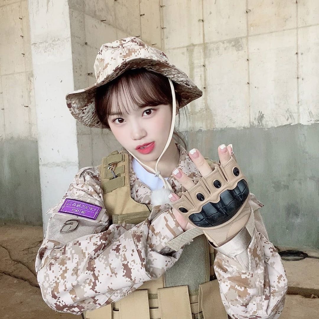 hourchaewon's tweet photo. ssamachi is a mixture of ssammu + yangachi, which is for when she acts angry/tough https://t.co/vDDiPcwZox