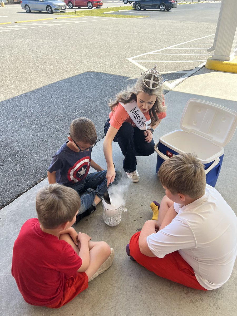 •Give it a S.H.O.T. with Stoney Creek 🔭🧪 
Sharing some snippets of one of the most fun afternoons with some future leaders and innovators in our state!
#missdurham #missnc #missamerica #giveitashot #womeninstem