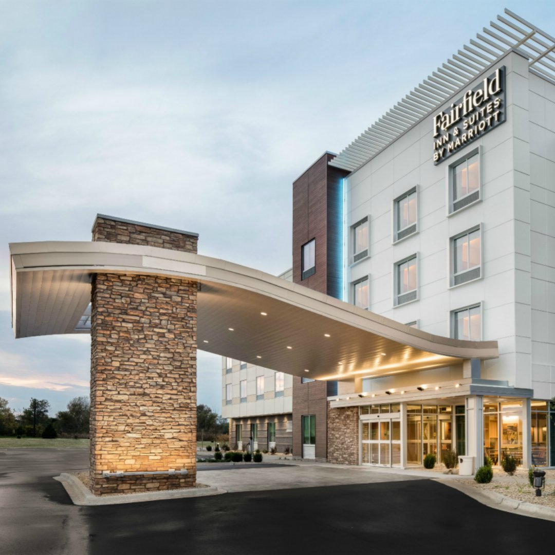 Looking for the ultimate Mother's Day surprise? Treat mom to the ultimate day of pampering, shopping, and luxury in Pleasant Prairie! 

Make this Mother's Day one to remember - plan your staycation now at VisitPleasantPrairie.com and show mom just how much she means to you!