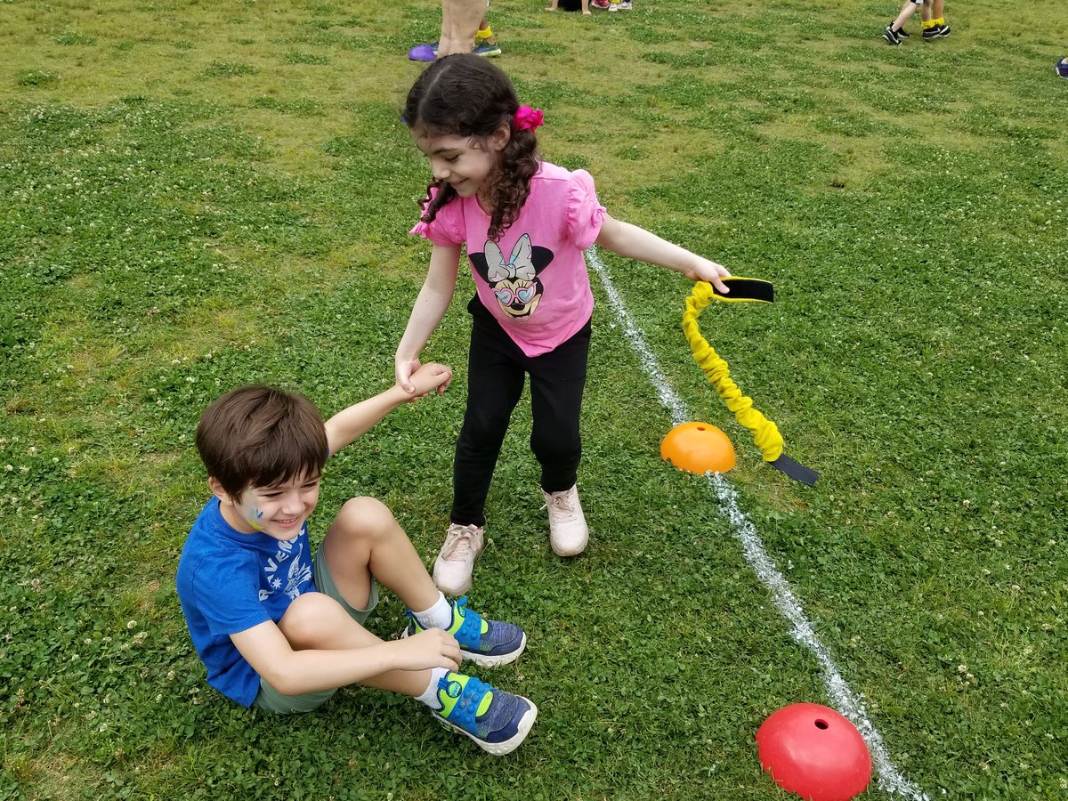 healytechnology's tweet photo. #EastvalleyEagle Field Day Fun https://t.co/wBXo7vsTIr
