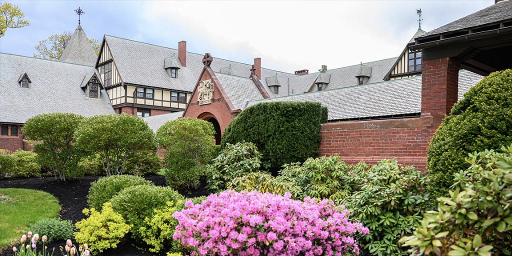 Join us for our Spring Open House on Saturday, May 13, from 9 a.m. to 11 a.m. EDT! Select this link 🔗 to learn more and to register: bit.ly/3VHe3Mg. 🦁 🌸 #smlionpride #stmarksschoolma #boardingschool #newenglandboardingschool #education #privateschool #education