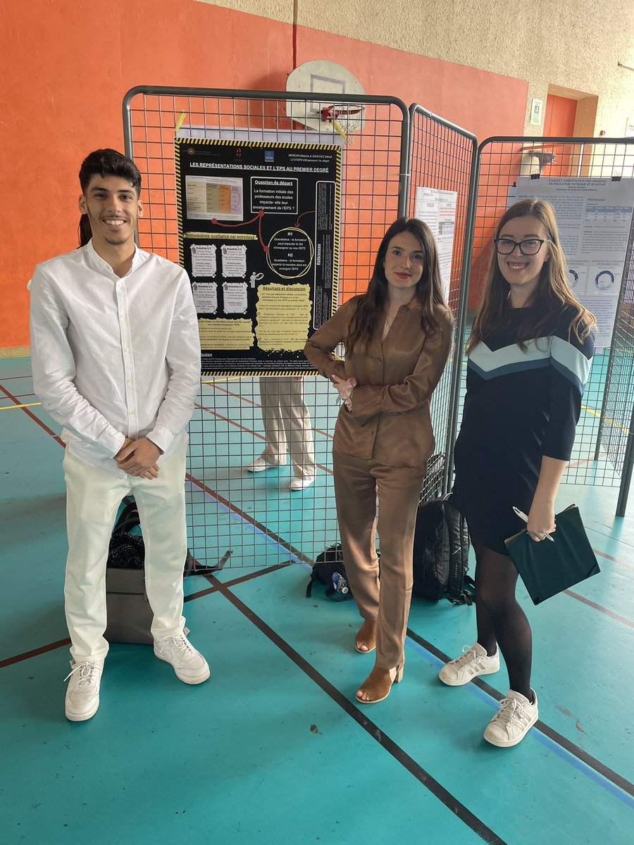 LoicSz's tweet photo. Avec des étudiant•es brillant•es et motivé•es ! 😉 https://t.co/9SQp8NdWEU