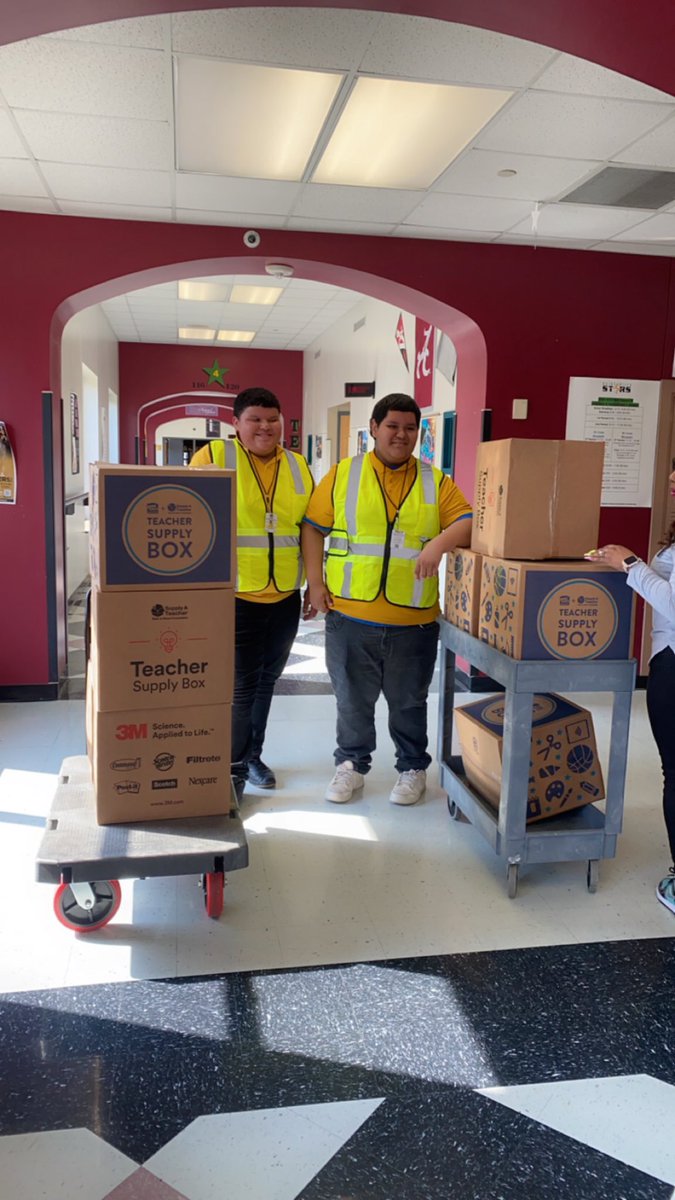 Raul Quintanilla Sr. Middle School STEAM Academy tweet media