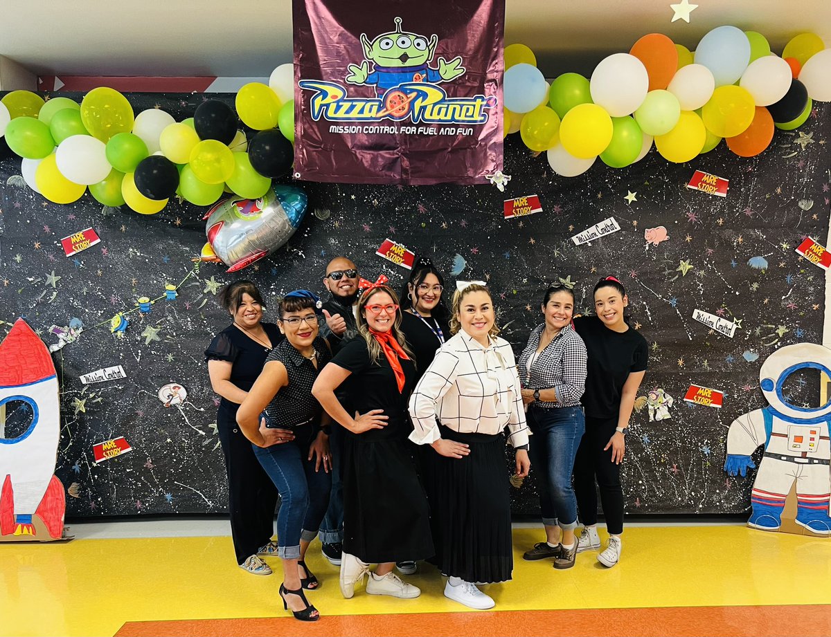 __CGarcia's tweet photo. Day 2 of Teacher Appreciation Week! 🍏 Twist and Shout with the 50s! 💪🏽 ❤️ #MRES #HootHootHoot #TeamSISD🦉💜 https://t.co/UcCHxWm4Ze