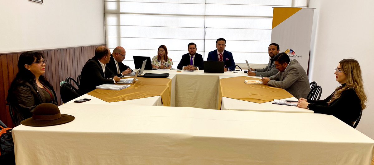 IdTransforma's tweet photo. #PrePleno | Con la presencia de nuestro coordinador de Bancada @Rodrigo_Fajar12 se realiza el pre-pleno #022, para revisar los puntos a tratar dentro del pleno N• 668 de la @AsambleaEcuador, el #juiciopolítico en contra de @LassoGuillermo; entre otros. https://t.co/FaCuwRvAuu
