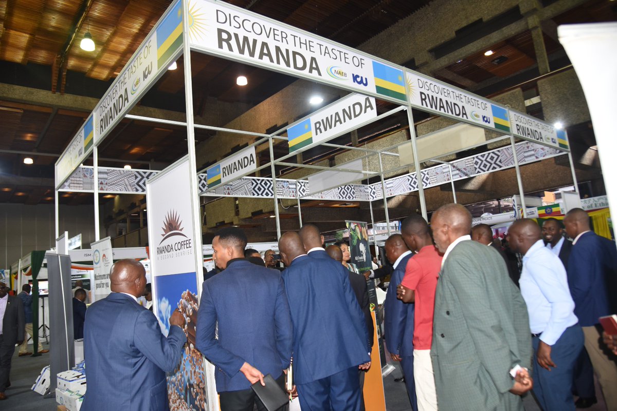 RwandAgriExport's tweet photo. Exciting news! #Rwanda's agri-export companies will showcase their top-quality agricultural products, including coffee, tea, fresh produce, and honey, at the just launched four-day Agri Africa Exhibition in Kenya. This will help them connect with potential buyers and partners.1/2 https://t.co/JaP3NKuOfS