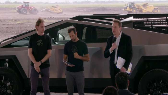 AGuyOnlineHere's tweet photo. Tesla breaks ground for Lithium factory: To supply 1 million vehicles per year or more:
https://t.co/zi4IrT2m2J
$TSLA @Tesla @torquenewsauto #Lithium #evs #batteries #batterygrade #texas #refinery https://t.co/5BW9tEOYWA