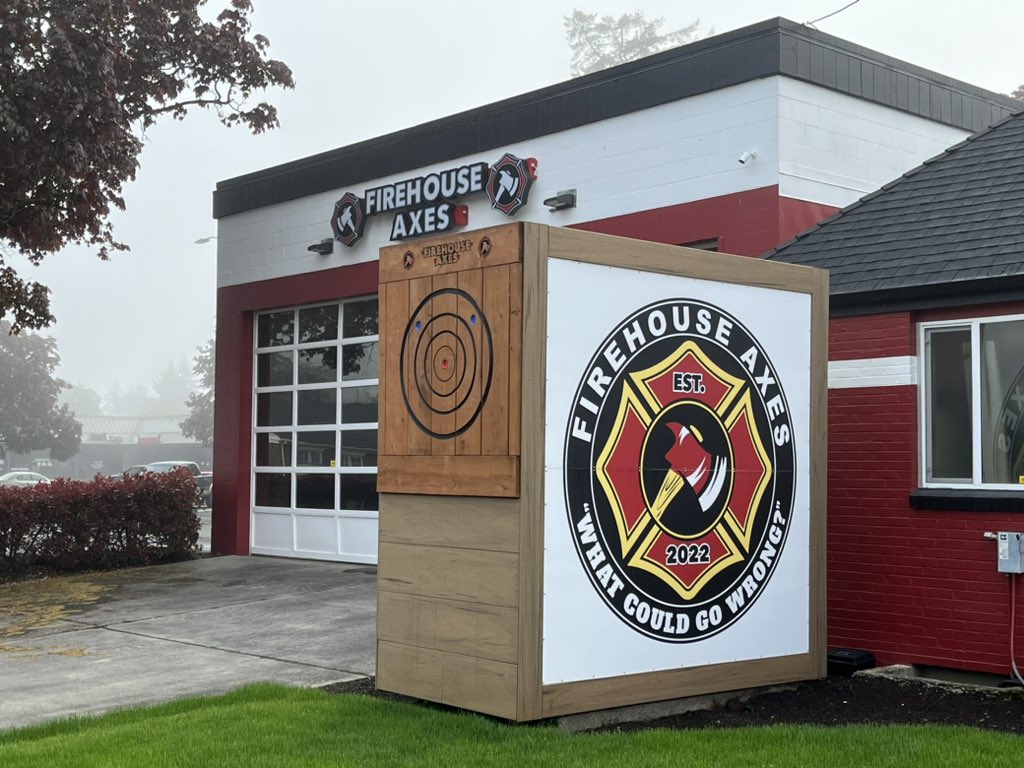 jamcamman's tweet image. Join us on @fox12oregon as @JoeVFox12 throws some axes 🪓 at Firehouse Axes 🪓 in Vancouver