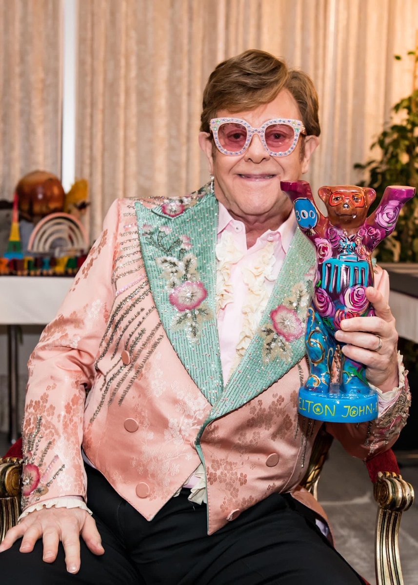 EltonSpecial's tweet photo. Elton John 🩷 https://t.co/wG6fQ9Fo9s