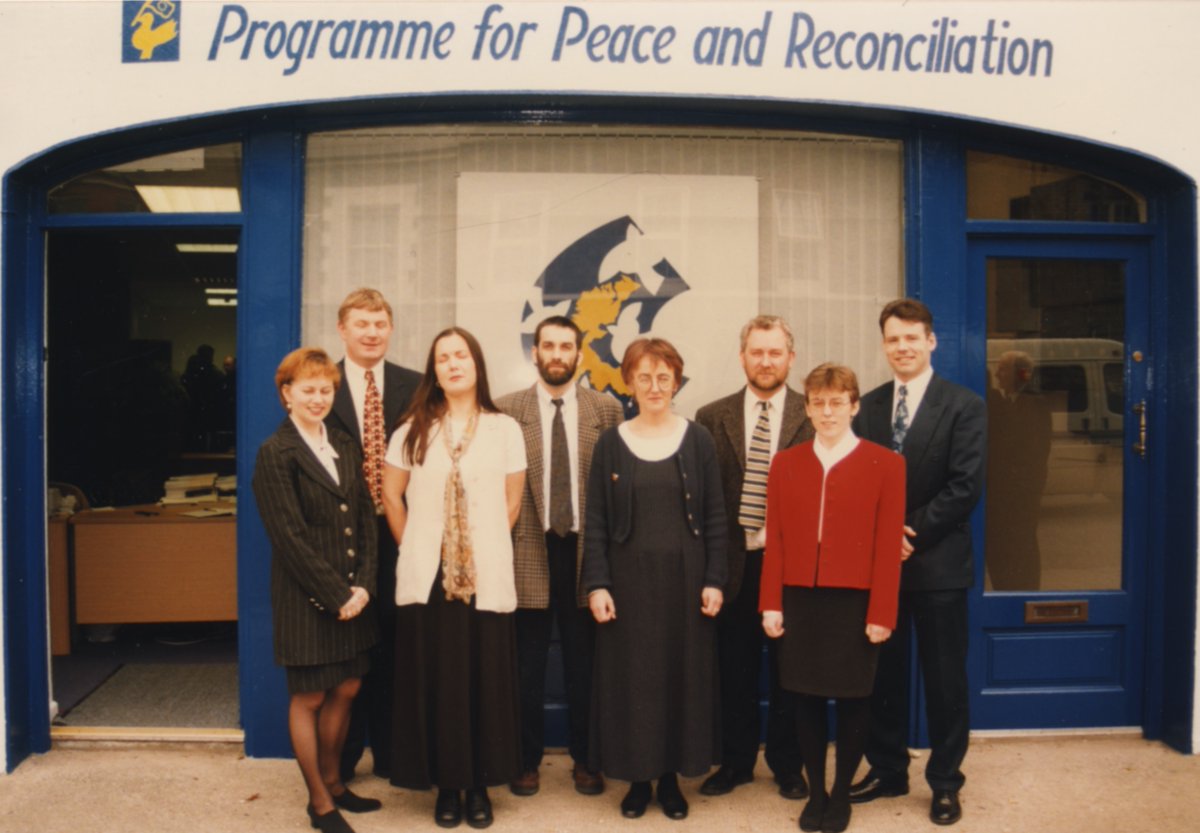 pobal's tweet photo. (2/2) 🇪🇺🇮🇪 As we mark...
5⃣0⃣ years of Ireland's membership of the EU
2⃣5⃣ years since the signing of the #GoodFridayAgreement and
3⃣0⃣ years of Pobal
..take a look back at some photos of @SEUPB PEACE in action over the years 👇📸
#IrelandEU50 #9May #PEACEProgramme https://t.co/fg03Ud2kKz