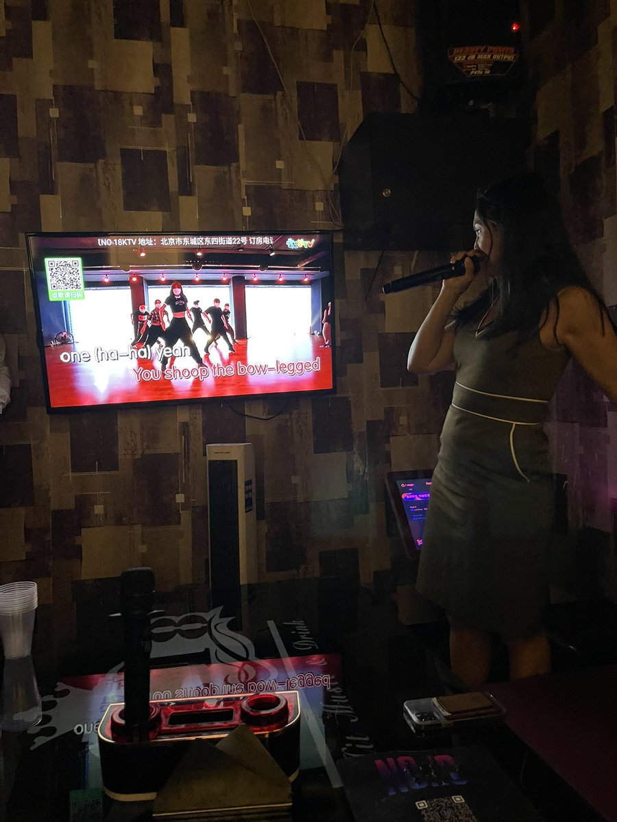 SandraQuezadaMD's tweet photo. Ah #DDW2023 you did not disappoint😎 Great reminder how talented, diverse &amp; FUN our beautiful #GI community is 💜
🎤 #conferencekaraoke Quest was a Great Success!! TY @LindaNguyenMD @IrisWangMD @drjshapiro @md_ayanna @DorianJonesMD @DrAnjaliR_ 
Hasta la próxima!! @AmerGastroAssn https://t.co/kt8033YMhx