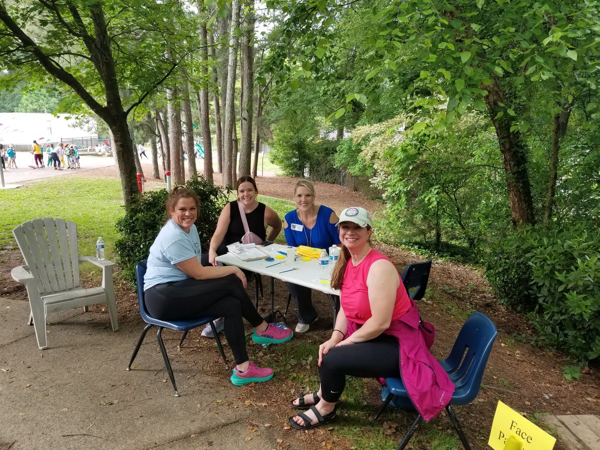 healytechnology's tweet photo. #EastvalleyEagle Field Day Fun https://t.co/4GItpQH8em