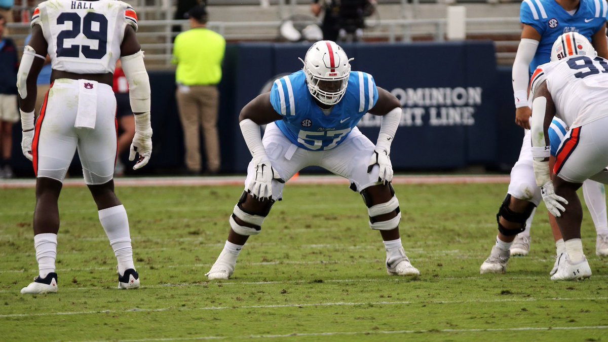 MarkelB_78's tweet photo. #AGTG💙 After a talk with @CoachGarrisonOL ,I am Blessed to Earn an offer from Ole Miss
@OLCoachGeorge @JUCOFFrenzy @JuCoFootballACE @CoachWood_HCC @HolmesccFB @OleMissFB https://t.co/unFml1ULlp