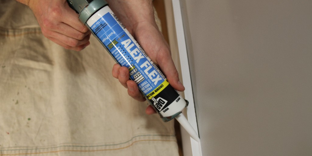 DAPproducts's tweet photo. Looking for a quick and easy way to refresh your home this spring? Reseal your baseboards! #DAPTips #DAPTipTuesday #AlexCaulks https://t.co/xeXwI0Tk1A