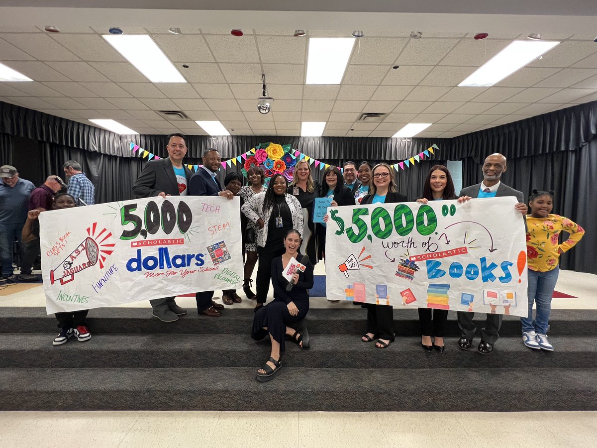 IrvingISD's tweet photo. Congratulations 🥳 to @ASJohnston1 4th grade teacher Chrishae Powell! She was featured on the @TODAYshow this morning as part of #TeacherAppreciationWeek! 

Ms. Powell and Johnston Elementary School received $5,000 worth of 📚 and $5,000 for her school courtesy of @Scholastic! https://t.co/cqkLZRC8Pg