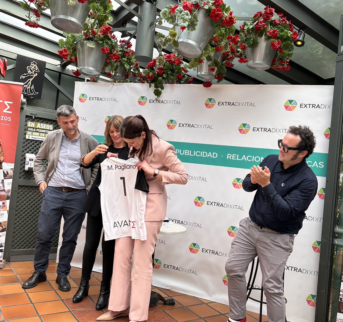 Melpagliaro's tweet photo. ¡Gracias @extradigital_es ! 🤩 #marketing https://t.co/2K8w4aAdWt