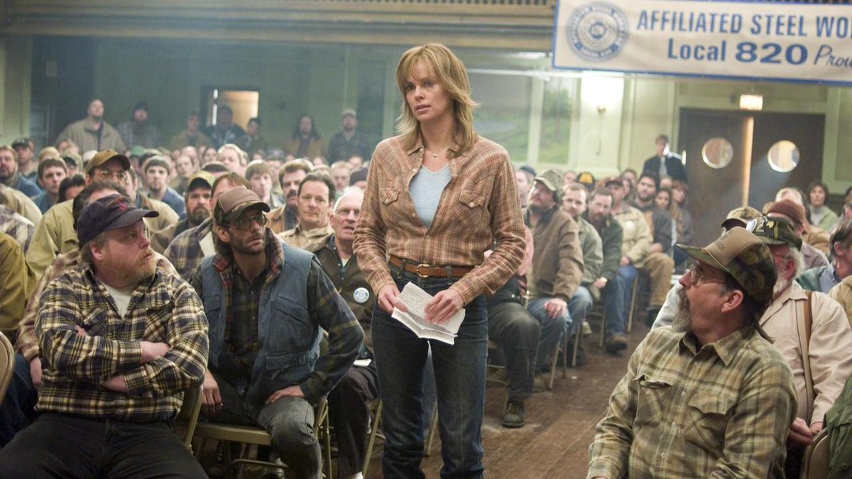 lideratge_50a50's tweet photo. 🎥 #Films50a50
👉 North Country. Josey Aimes, una madre soltera, regresa a su pueblo natal en el norte de Minnesota y, para salir adelante, busca trabajo en las minas. Allí sufrirá todas las humillaciones a las que las mujeres se ven sometidas en el trabajo
📺 @AppleTV @HBOMaxES https://t.co/4IdygT3iCT