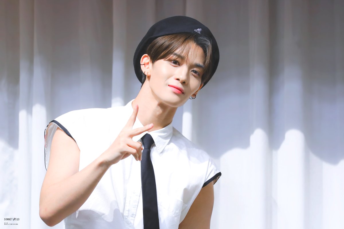 sonnet_98's tweet photo. 🎉🎂🎉 
[💜🐱💜]
#CIX #배진영 #BAEJINYOUNG @CIX_twt 

#우리의행복_배진영_생일축하해 #ForeverYoungWithBaeJinyoung https://t.co/Tmuk0uK1I3