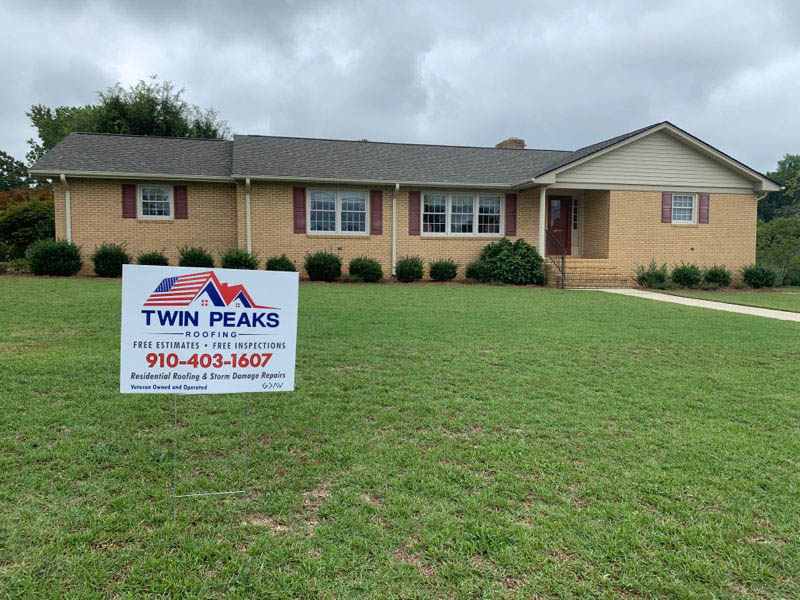 RoofingPeaks's tweet image. We provide gutter installations in Angier, NC. Our goal is to provide our customers with long-lasting, durable gutters that are both aesthetically pleasing and functional. Contact us today! 
 
#AngierNC #GutterInstallation bit.ly/3HwuupM