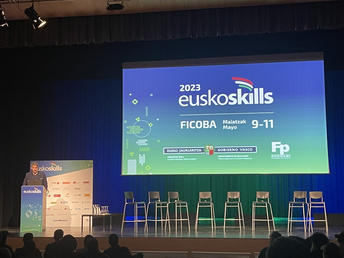 Rikar Lamadrid-en <a href="/rlamaintxau/">Rikar</a> interbentzioa  #euskoskills2023 hasieran partehartzaile guztiak animatuz. <a href="/FPeuskadi/">FPeuskadi</a> <a href="/ikaslangipuzkoa/">IKASLAN GIPUZKOA</a> <a href="/ikaslanaraba/">IKASLAN ARABA</a> <a href="/IkaslanBizkaia/">Ikaslan Bizkaia</a> <a href="/HETELFP/">HETEL FP</a> <a href="/AiceIzea/">AICE-IZEA</a>